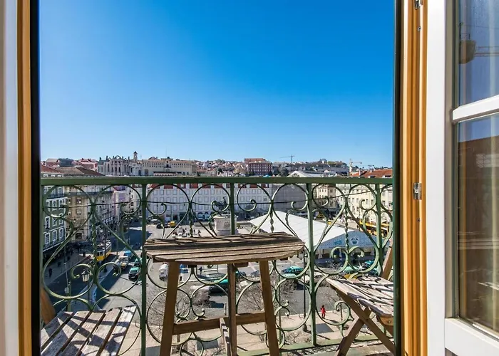 Lisbon Heart Apartments - Yellow Apartment By Lovelystay