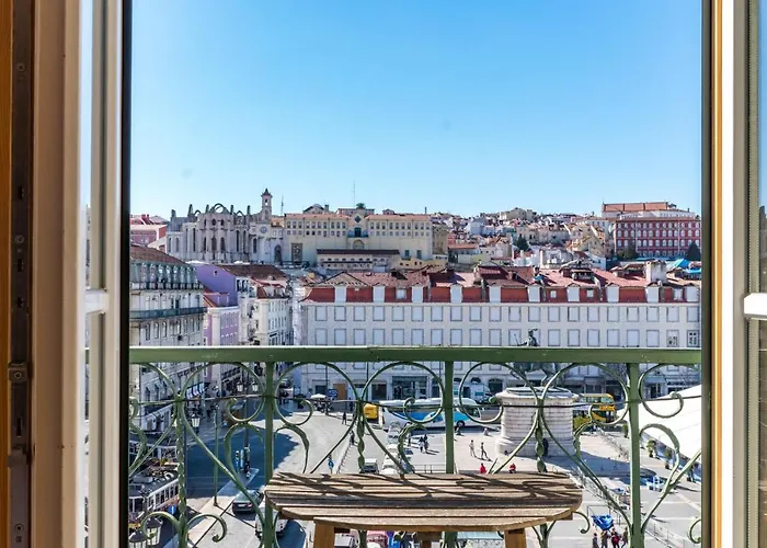 Lisbon Heart Apartments - Yellow Apartment By Lovelystay