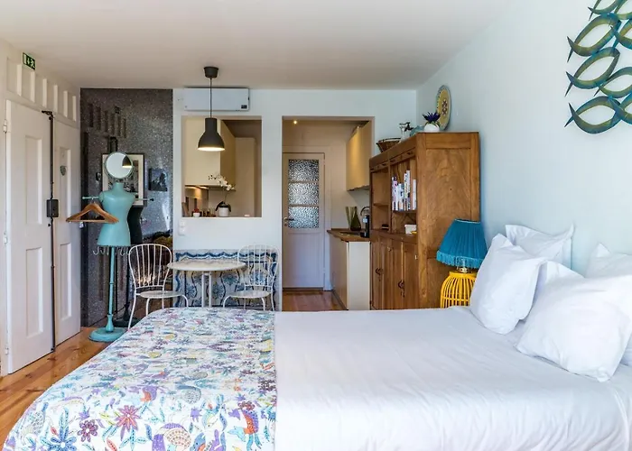 Lisbon Heart Apartments - Yellow Apartment By Lovelystay